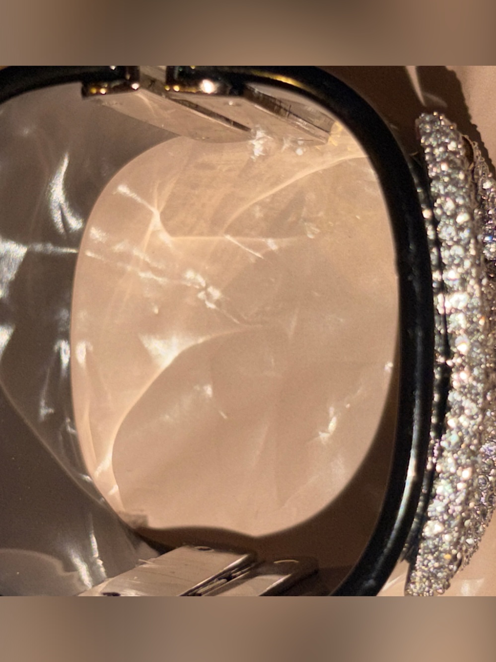 🆕!!!🪩 CHANEL CC Cuff + Box 📦 10/10 🪩 - Picture 3 of 10